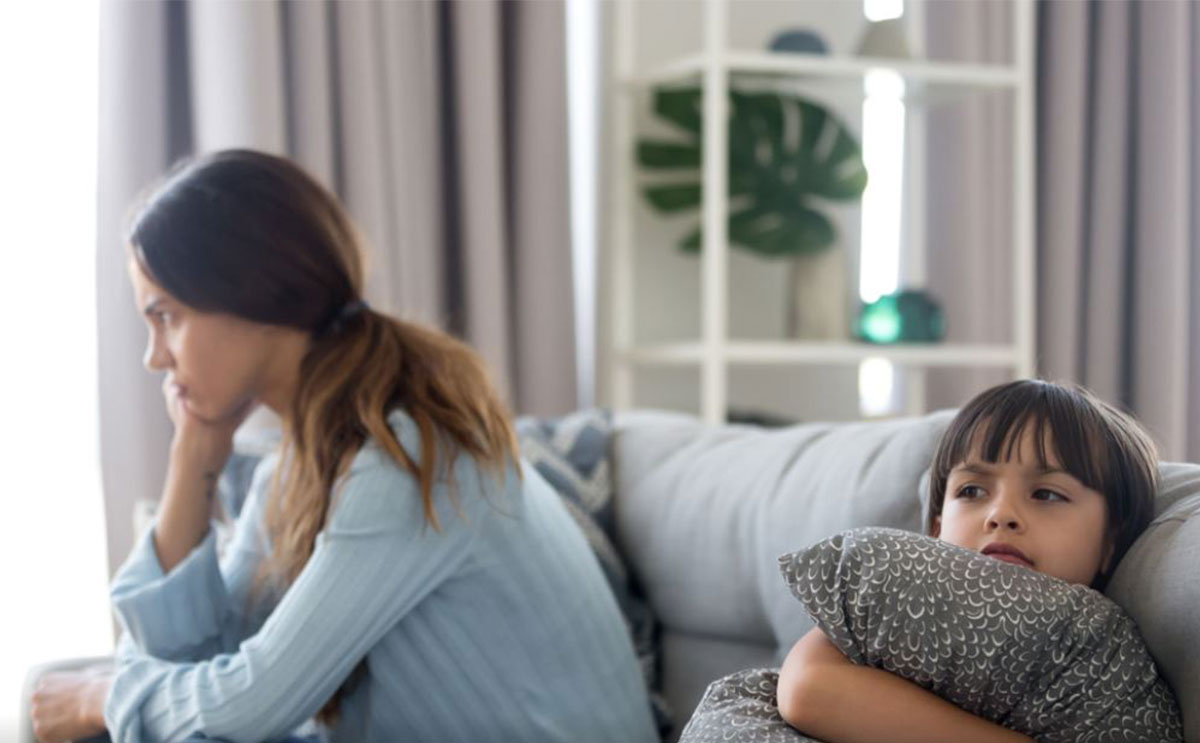 تصرفات تقومين بها تحطم ثقة طفلك بنفسه
