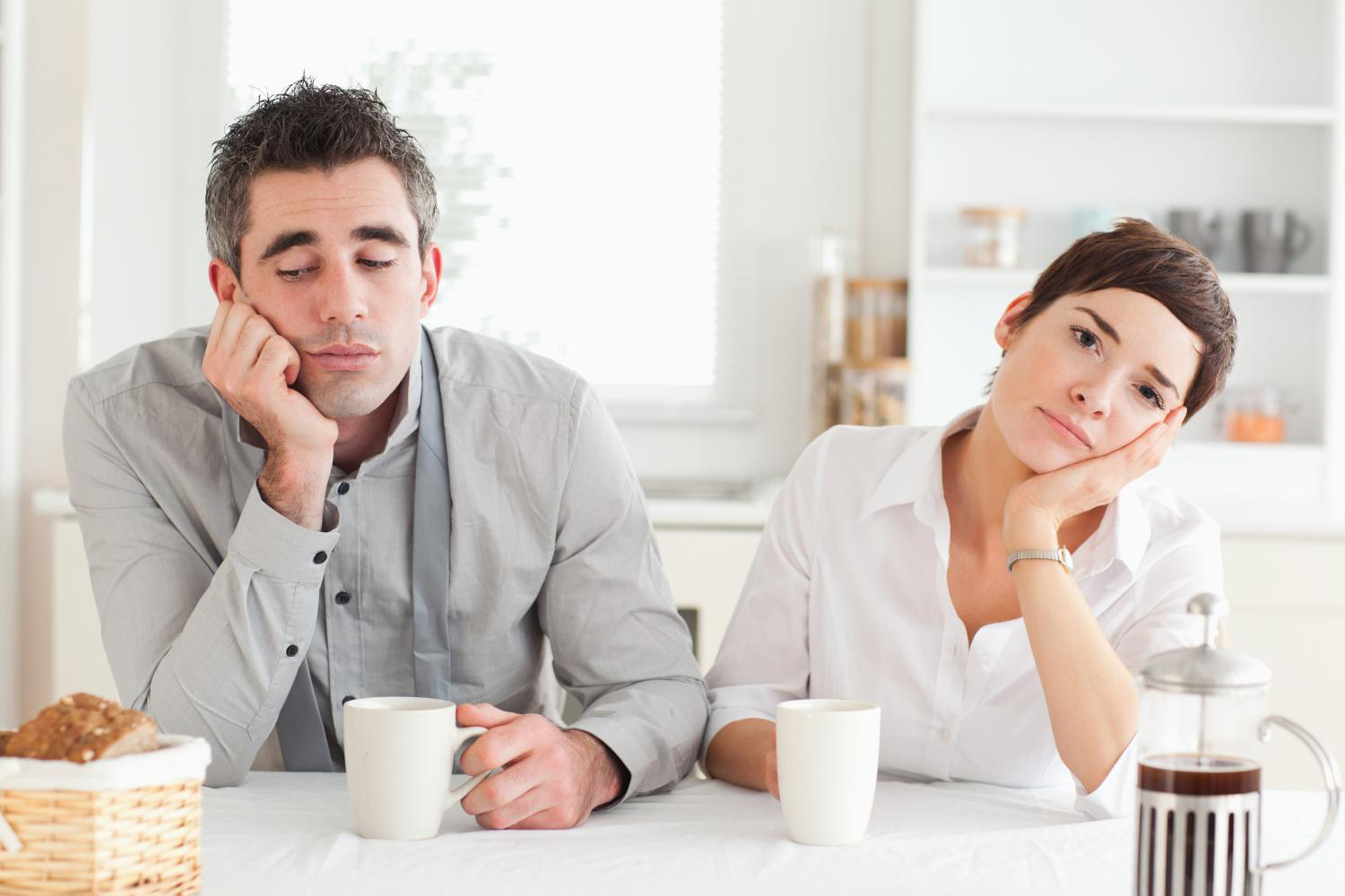 مواقف مضحكة تواجهها المرأة التي يكبرها زوجها ب10 سنوات