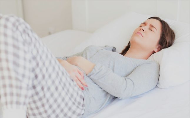 علاج نزول الماء من المهبل واسبابه