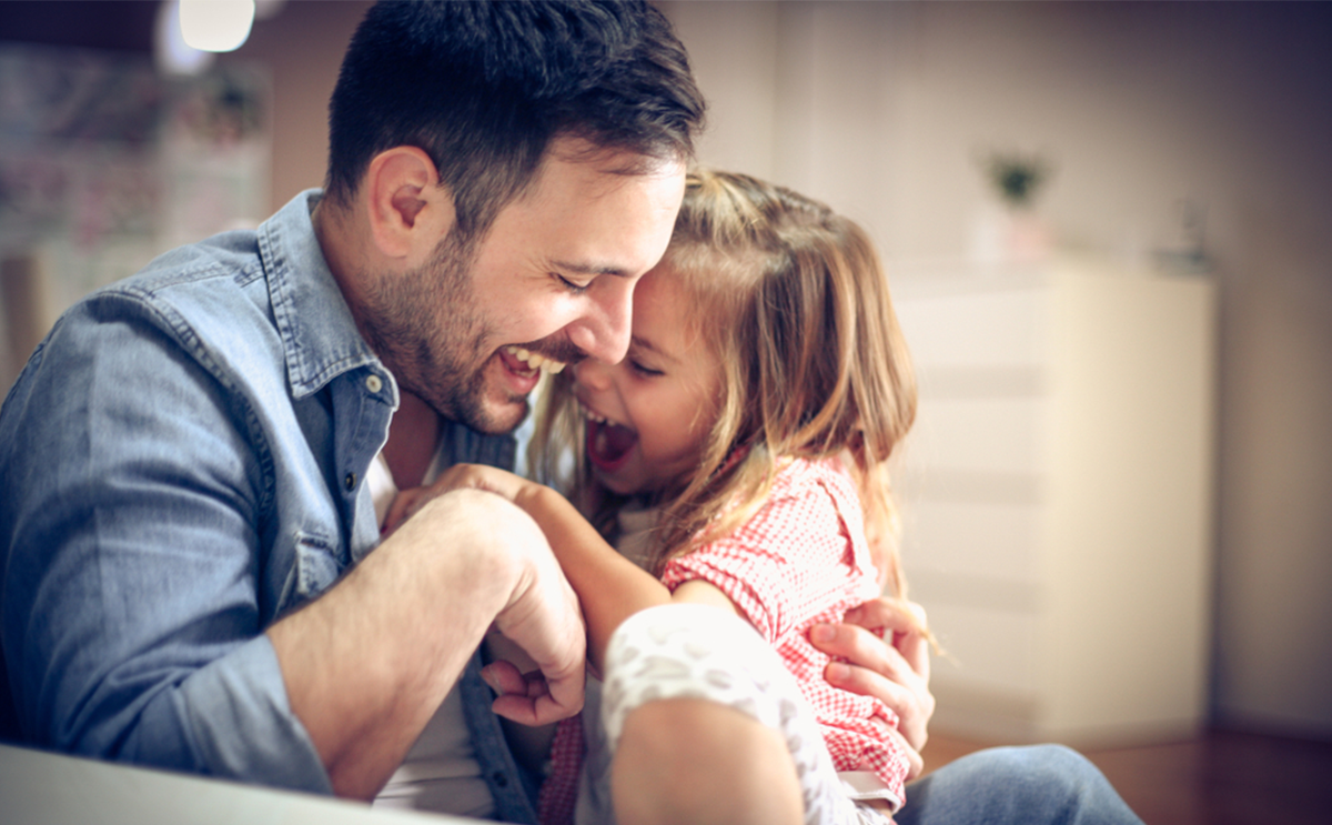 طريقة تغير الرجل بعد ولادة ابنته الأولى