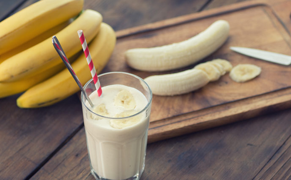 خطورة مزج الموز مع الحليب