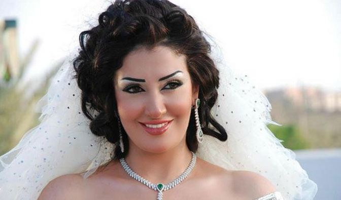 غادة عبد الرازق وزواجها من رجل أصغر منها
