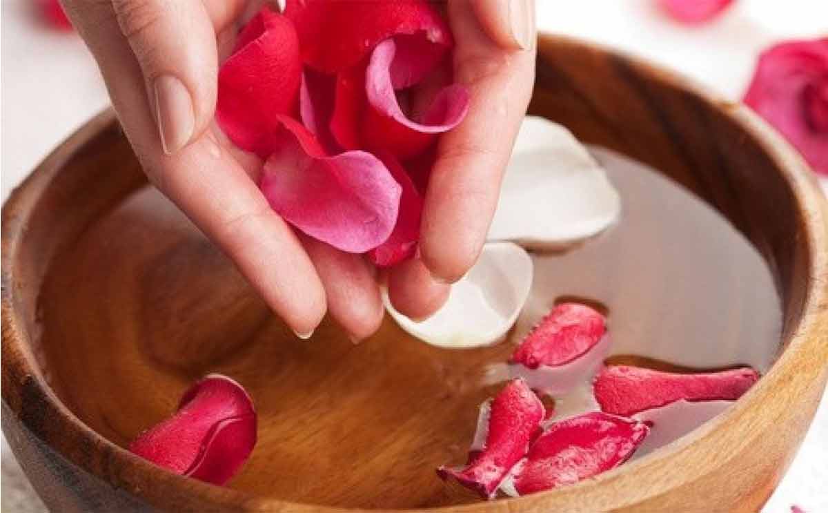 ماء الورد للمنطقة الحساسة