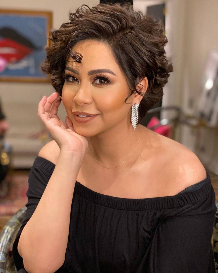 فنانة مصرية مشهورة تعترف بتليّف الرحم