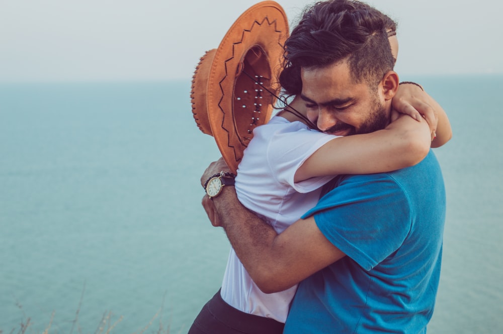 كيف تثيرين رجل برج السرطان؟