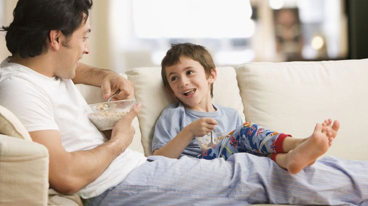 زوجك يغار من ابنك، كيف ولماذا؟