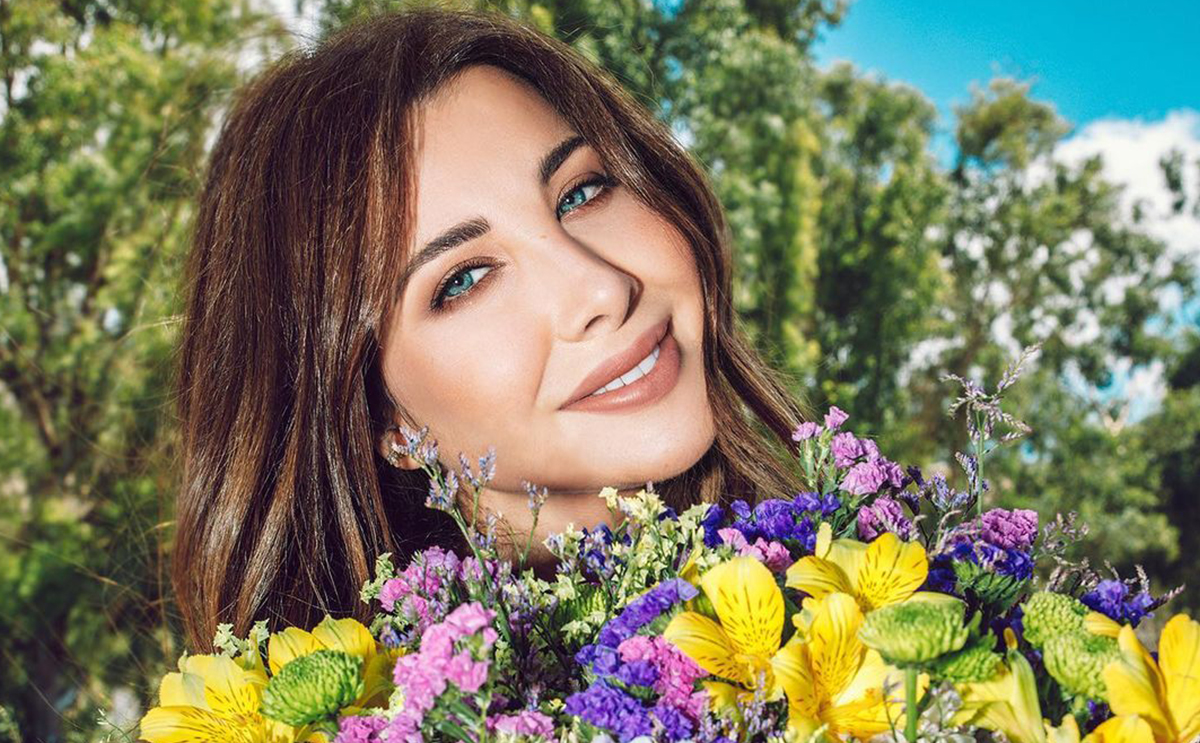 بنات نانسي عجرم يفاجئنها بعيد الام
