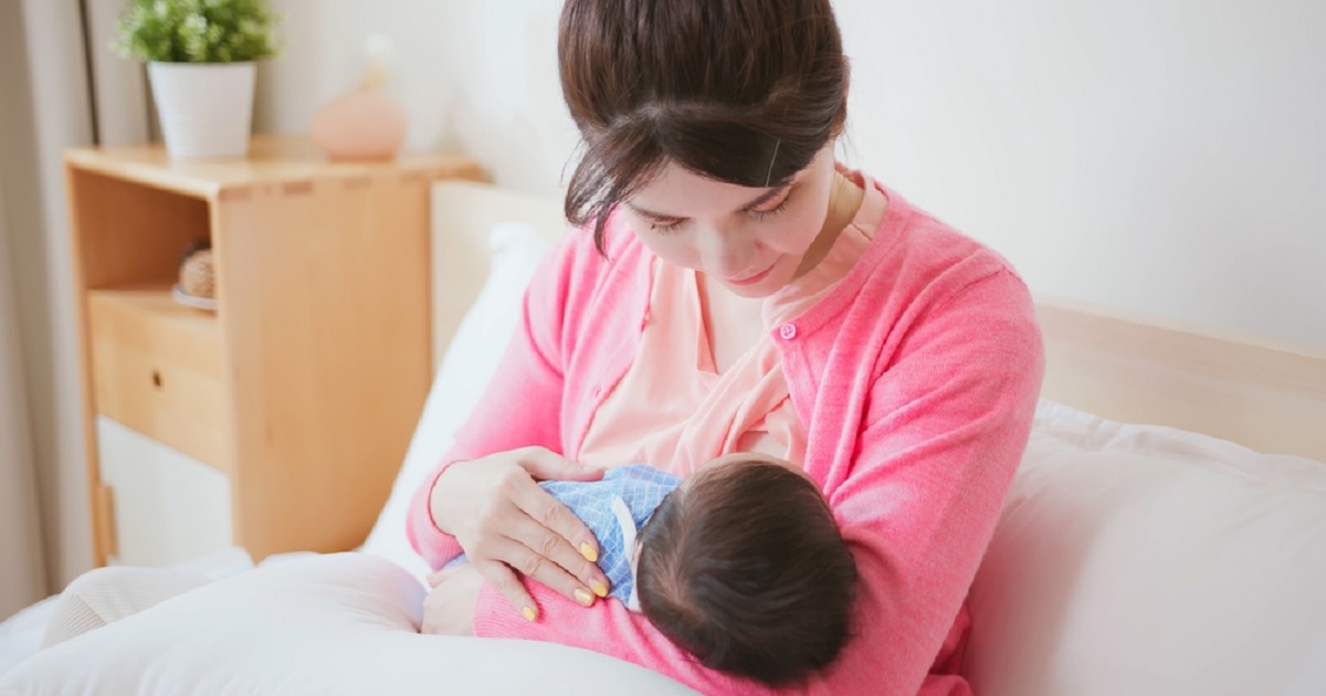 الام الظهر بسبب الرضاعة الطبيعية