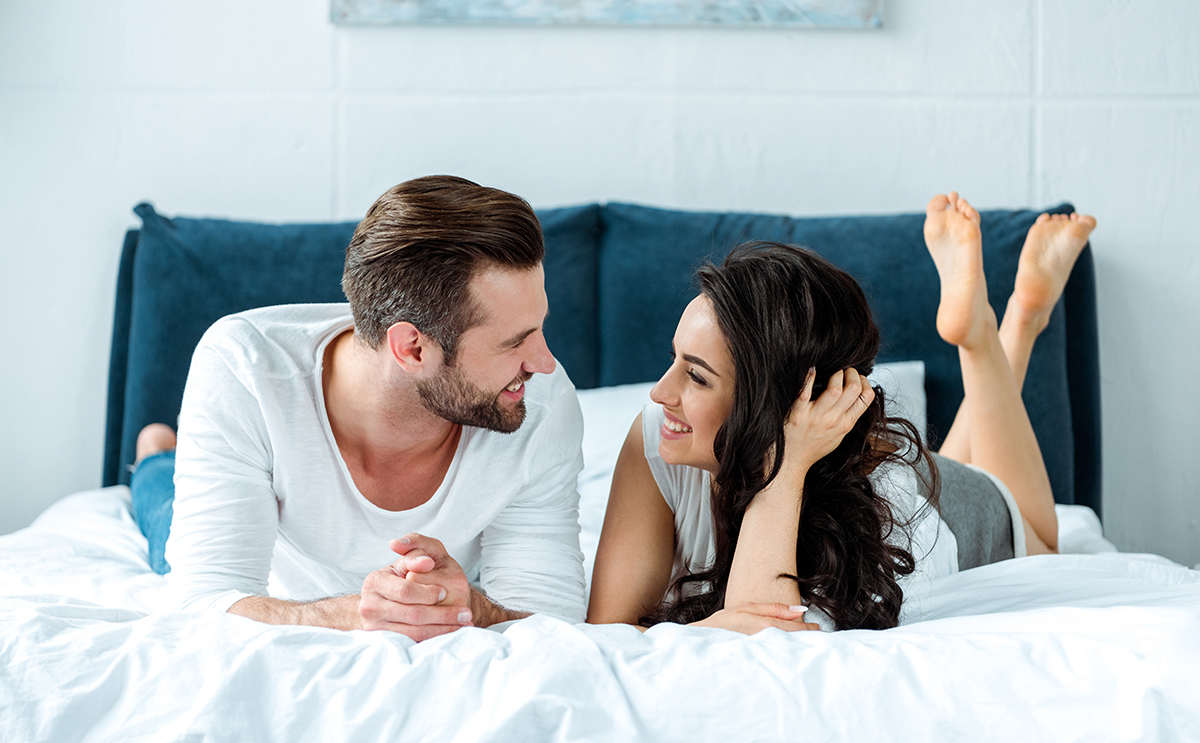 وضعيات الجماع المناسبة للزوج القصير والزوجة الطويلة