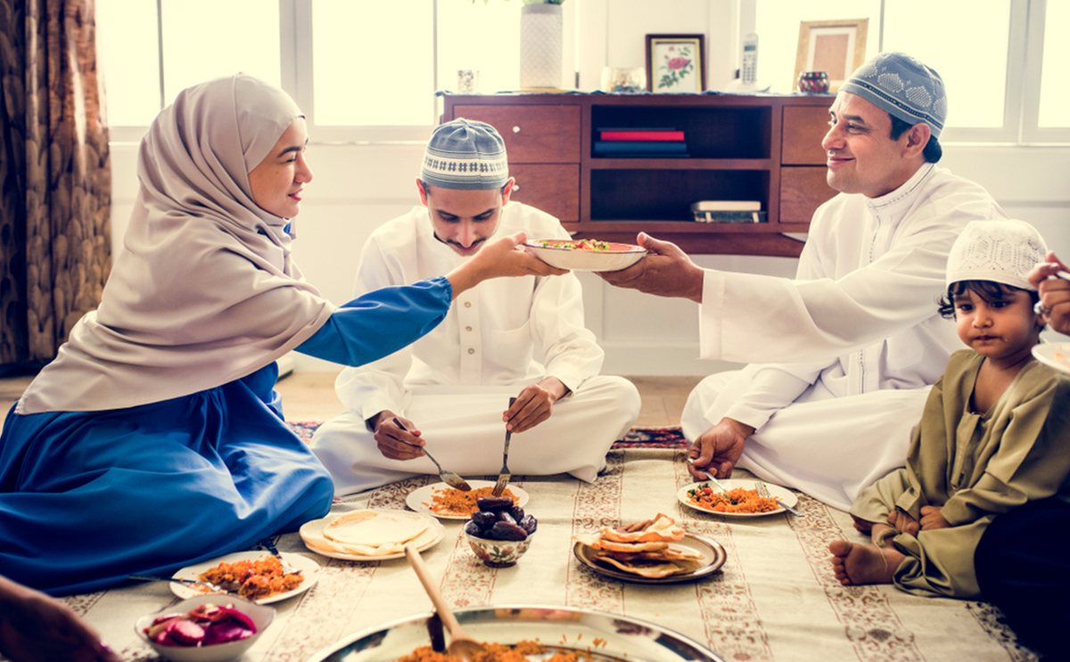ترتيب سفرة عشاء على الارض في رمضان