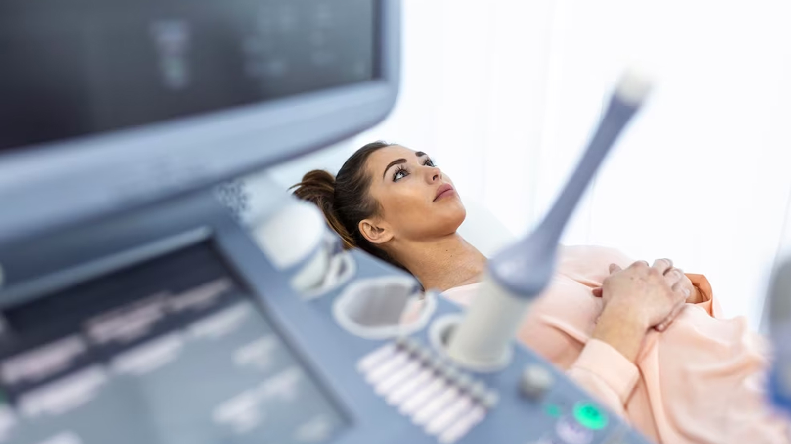 هل عوارض تكيس المبايض تشبه عوارض الحمل؟