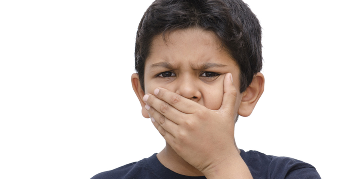 5 مسببات لروائح الفم الكرية عند الأطفال ماذا تفعلين بشأنها؟