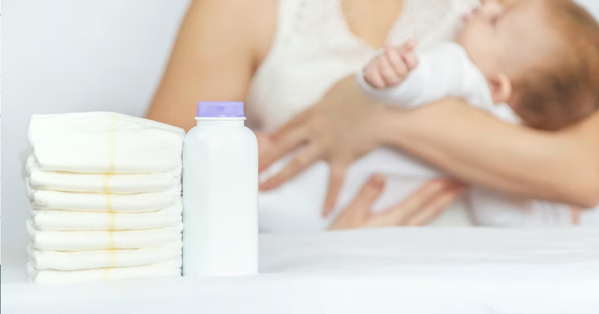 هل تغيير حفاض الطفل ينقض الوضوء؟ تابعي فتوى هذه المسألة