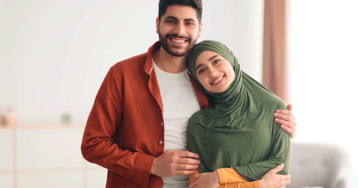 هل يجوز صعود المرأة فوق زوجها