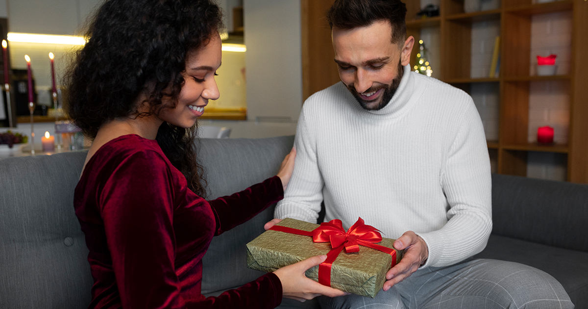 عبارات تكتب على الهدايا للزوج