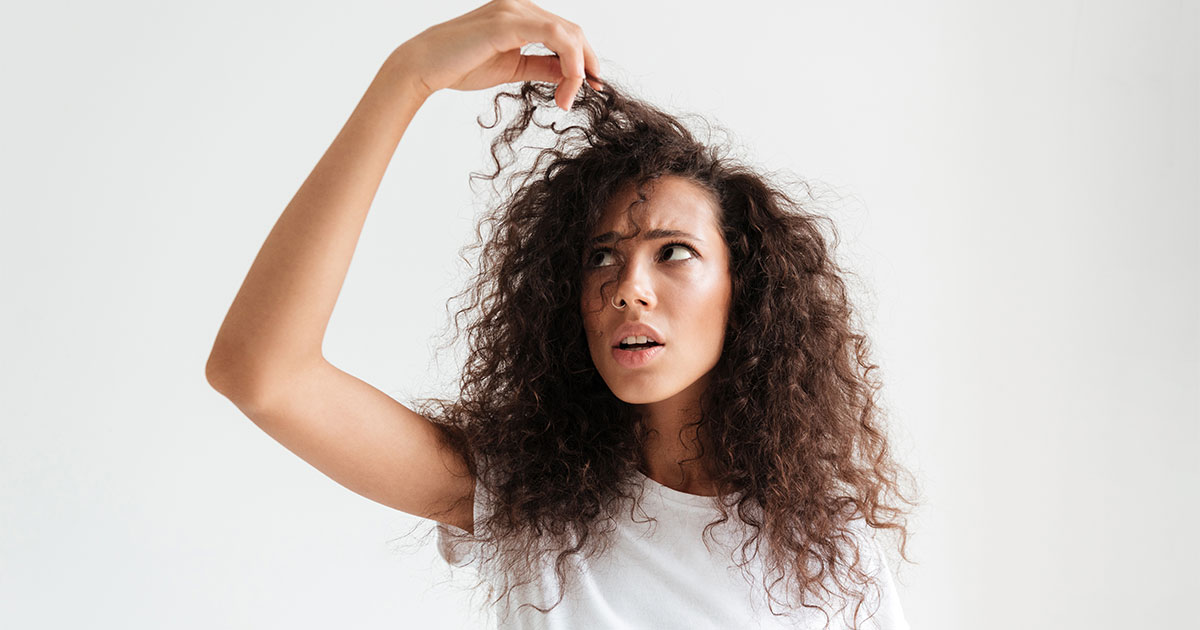 كيفيّة التخلّص من مشاكل فروة الرأس في المنزل
