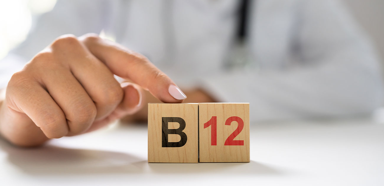 فوائد فيتامين ب12 للعظام