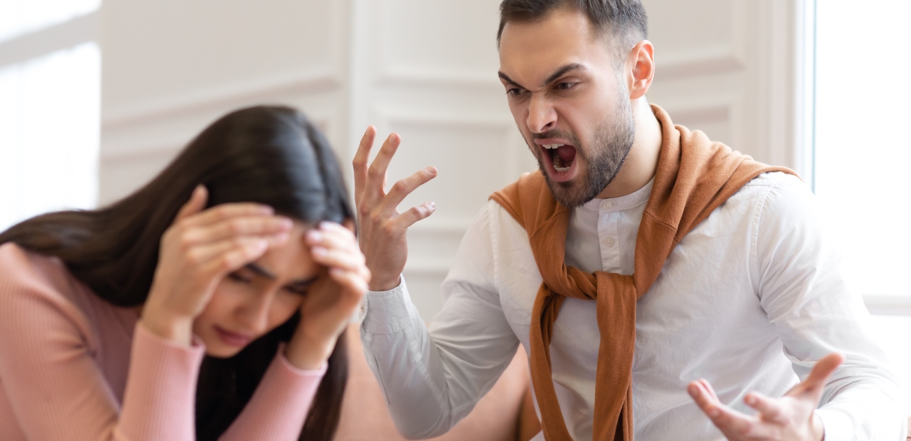 إهانة الزوج لزوجته بالكلام