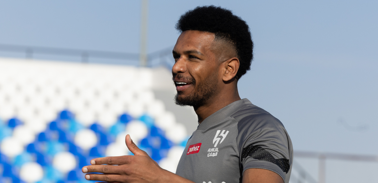 لاعب الهلال علي البليهي يلفت الأنظار باعتذاره لطفلين وهذا هو السبب!