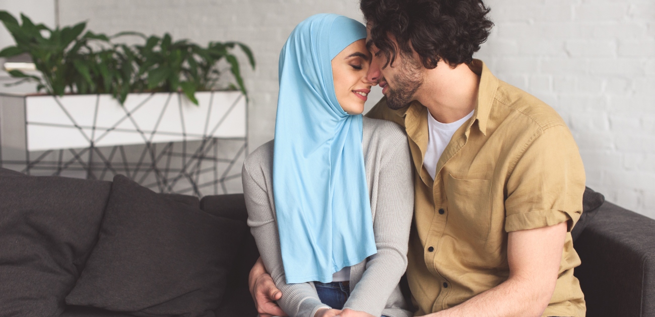 حكم من جامع زوجته في نهار رمضان وهو مفطر