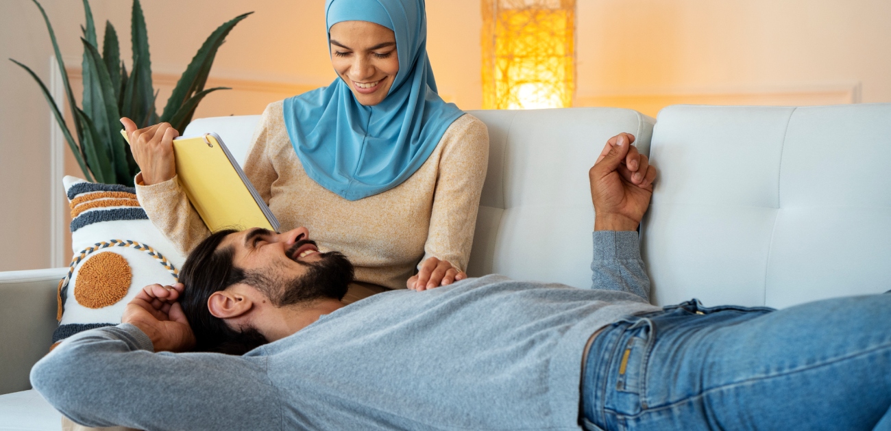 حكم مداعبة الزوجة في رمضان