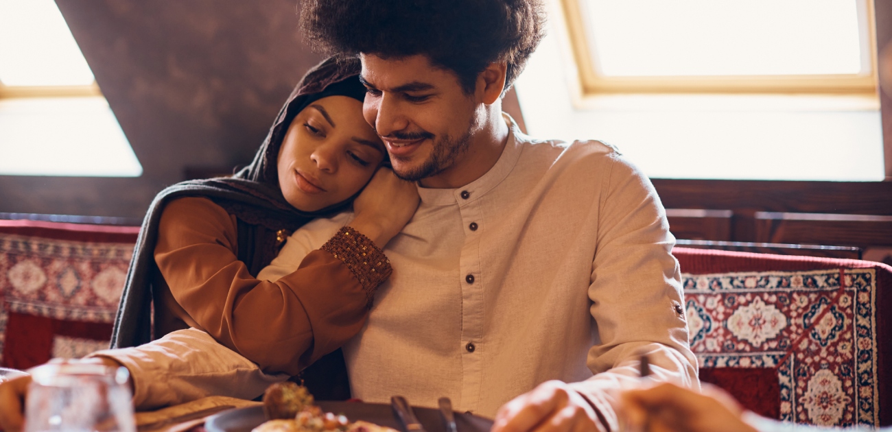 5 أسس لتقوية العلاقة الزوجية خلال رمضان
