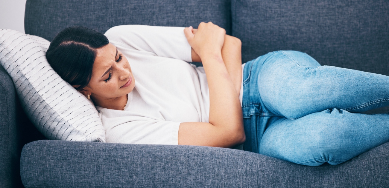 سبب وجود مغص الدورة مع عدم نزولها للمتزوجة