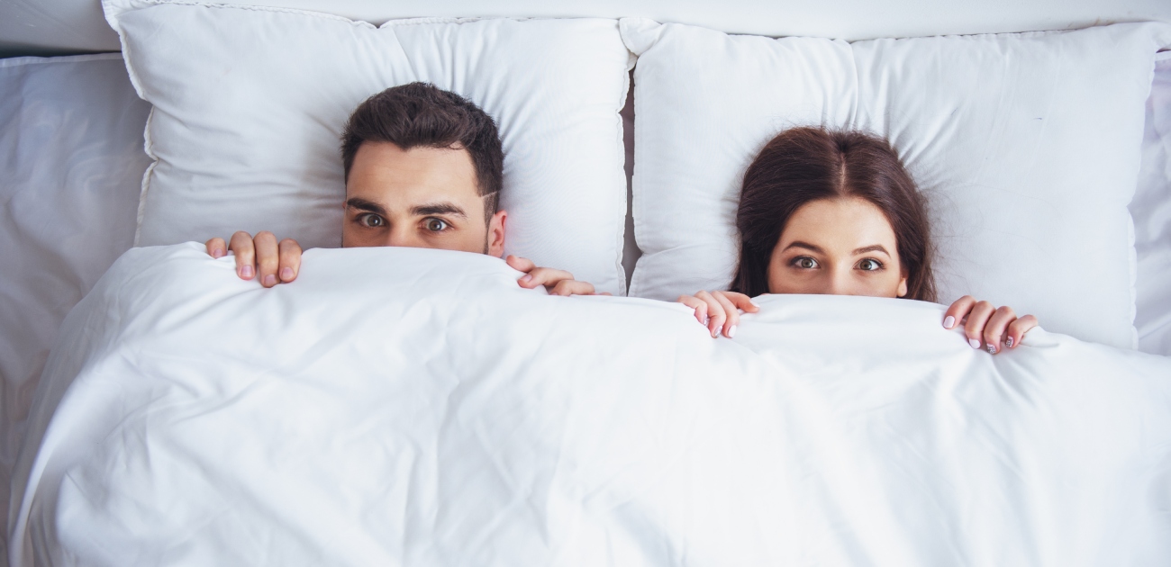 نزول سائل بني بعد العلاقة الزوجية في أيام التبويض