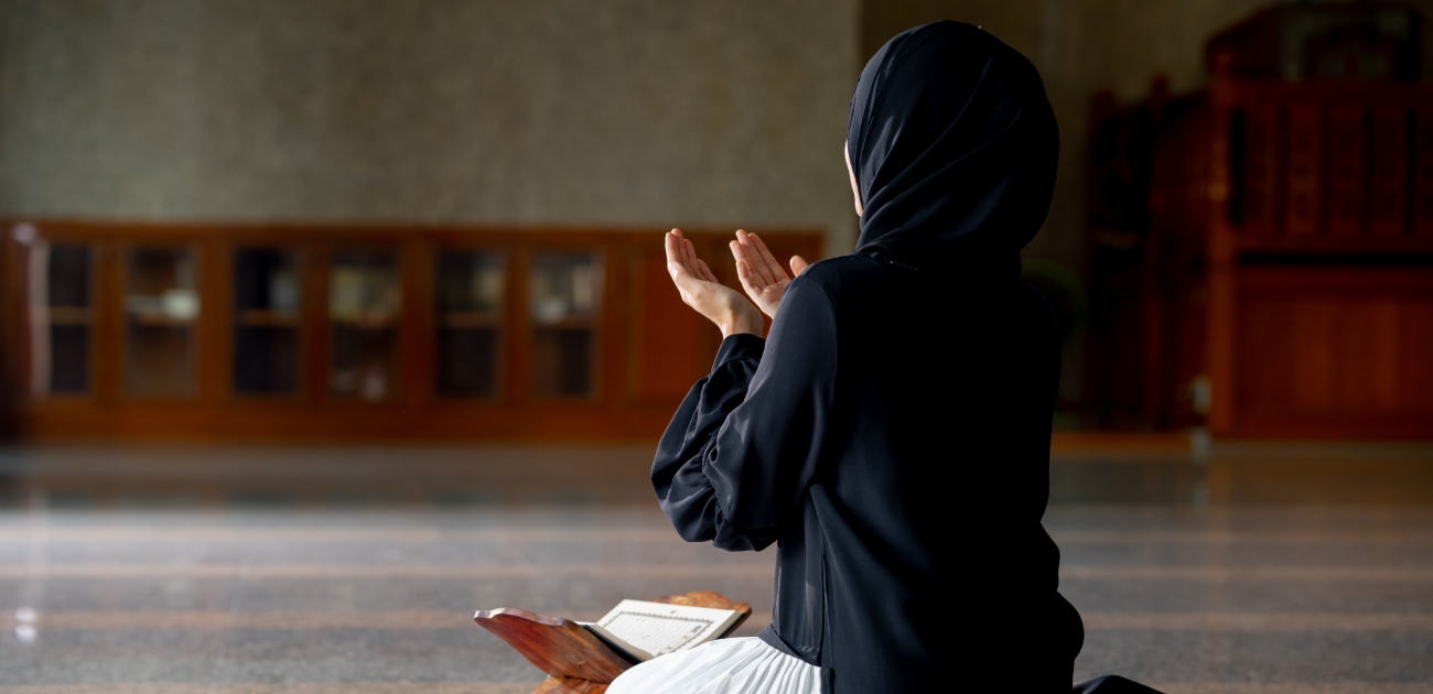 امرأة تدعو لعودة زوجها اليها