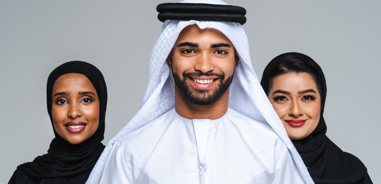 رجل متزوج من امرأتين