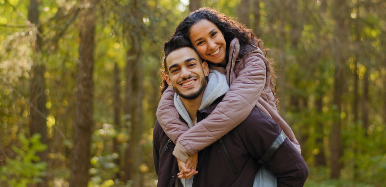 علامات حب الرجل للمرأة بجنون​