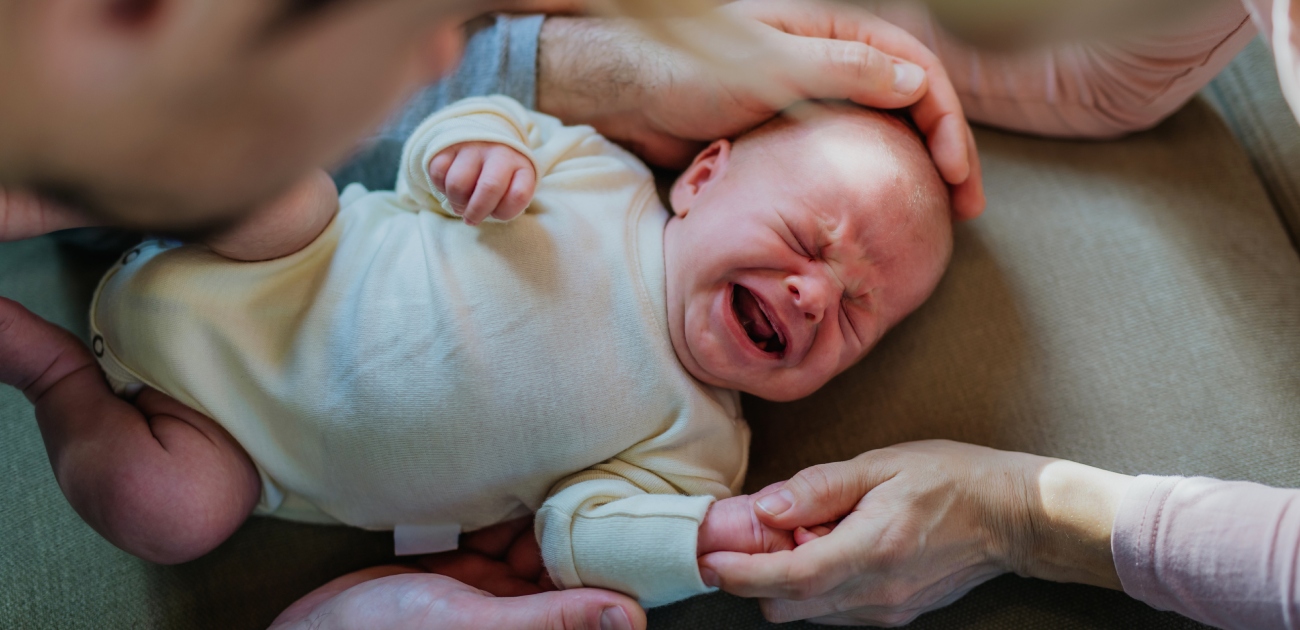 متى يكون بكاء الطفل رسالة عليكِ فهمها فورًا؟